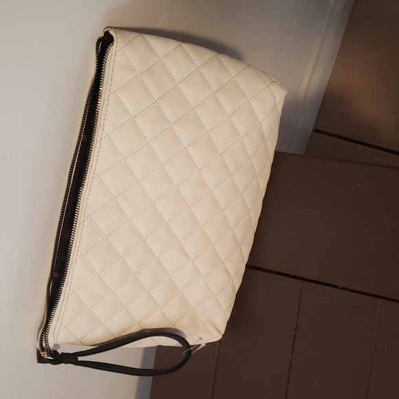 Betsey Johnson Wristlet - Picture 4 of 5